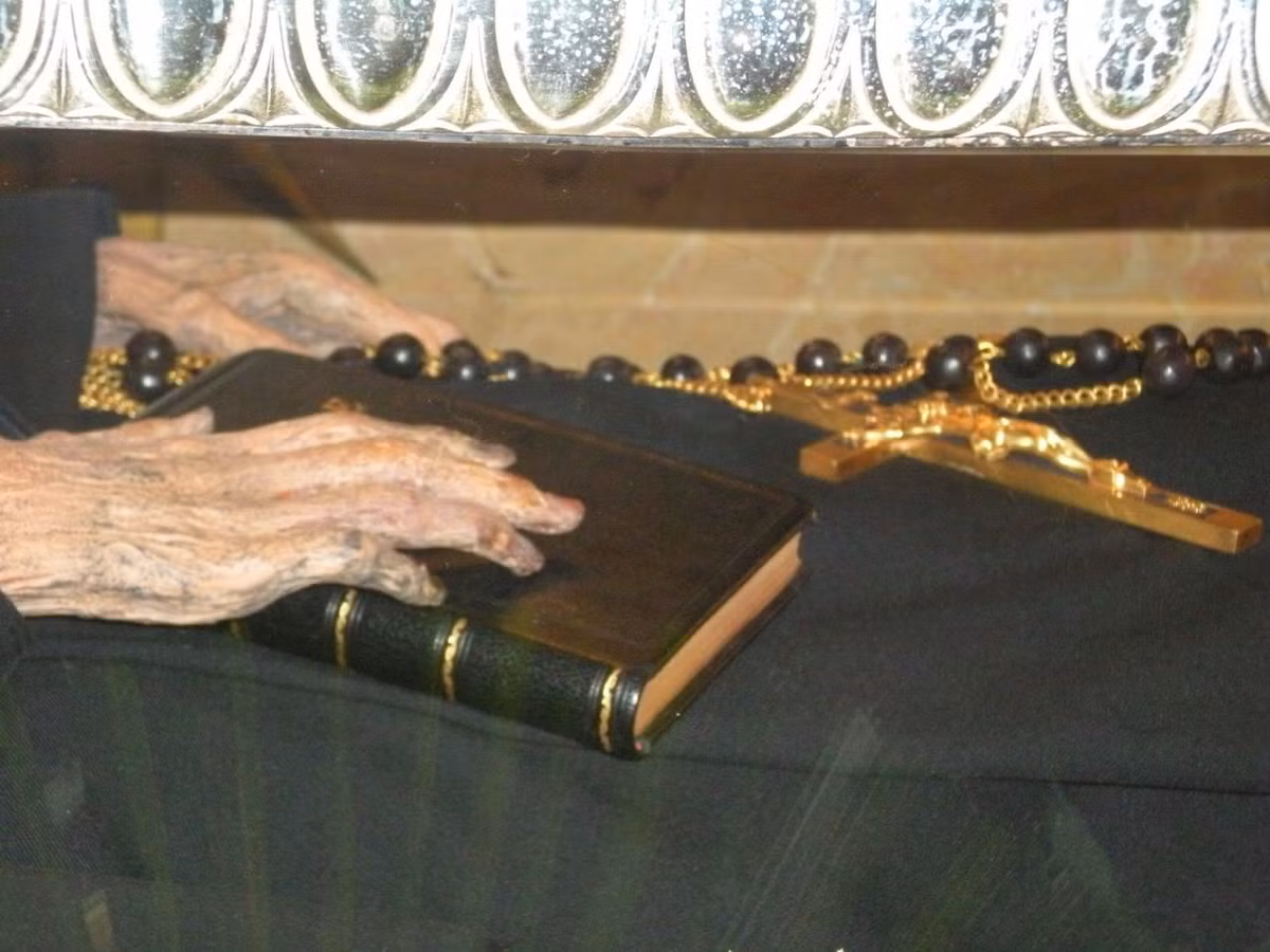 Về sau, Paula Frassinetti trở thành một trong những người sáng lập Tu viện St. Dorothea.