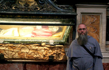 Khi ấy, thi hài nguyên vẹn của Giáo hoàng Pius V được coi là dấu hiệu của phép màu. Thậm chí, có người cho rằng đây là đặc ân của Chúa.