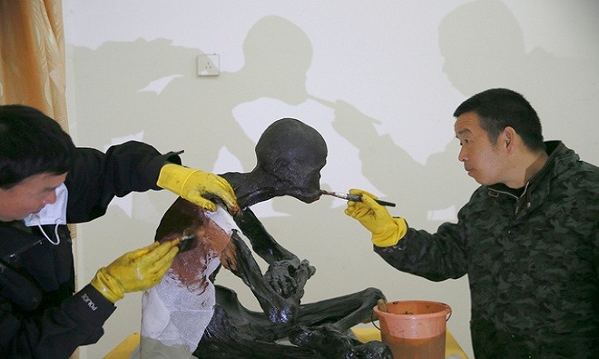 Đến tháng 1/2016, chiếc ang được mở ra với xác ướp nhà sư Phúc Hậu hầu như không có dấu hiệu phân hủy ngoại trừ phần da khô kiệt. Người theo đạo Phật ở địa phương tin rằng chỉ có thi thể của một nhà sư đức mạnh mới còn vẹn nguyên sau khi ướp xác.