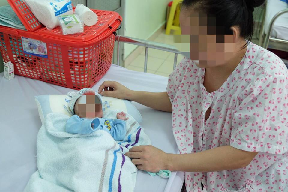 Nuoi song be trai sinh non nho chi bang chiec banh mi