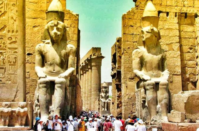 Karnak được đánh giá là ngôi đền quan trọng nhất trong quần thể đền đài lăng tẩm của Ai Cập cổ đại tại thành phố cổ Luxor.
