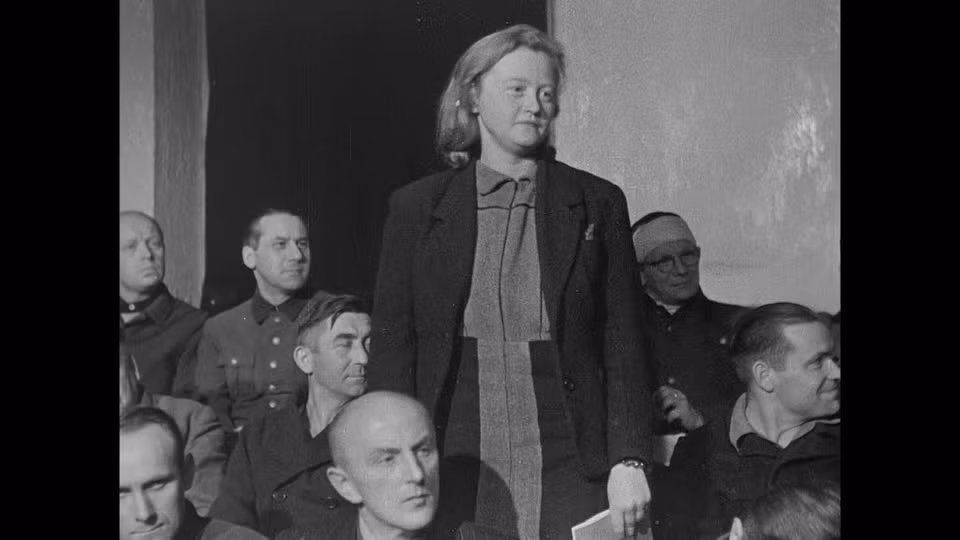 Sỡ dĩ Ilse Koch có biệt danh "phù thủy" là vì ả đã gây ra hàng loạt tội ác rùng rợn khiến người đời khiếp sợ.