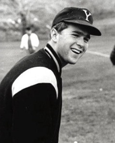 Gương mặt tràn đầy sức sống của Tổng thống Mỹ George W. Bush khi chơi thể thao hồi trẻ.