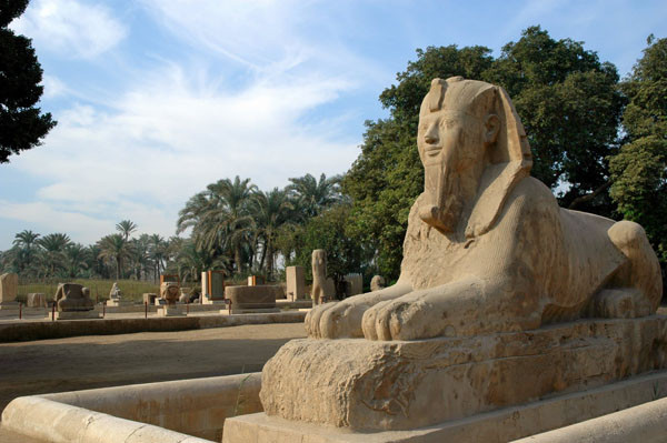 Sau đó, Menes trở thành pharaoh đầu tiên trị vì vương triều Ai Cập nổi tiếng sử sách.