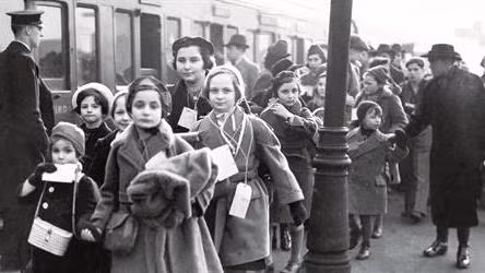 Kindertransport được biết đến rộng rãi là chiến dịch giải cứu trẻ em Do Thái ở Đức do một tổ chức từ thiện có trụ sở ở Anh thực hiện trước khi Chiến tranh thế giới 2 nổ ra.