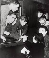 Theo ước tính, khoảng 10.000 trẻ em đã rời khỏi Đức và các nước bị phát xít Đức xâm lược an toàn thông qua chiến dịch Kindertransport.