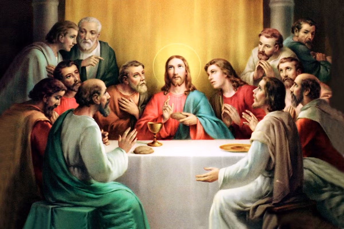 Rất nhều câu chuyện liên quan đến Chén Thánh. Trong số này nổi tiếng là câu chuyện kể về chiếc cốc đặc biệt trên được Chúa Jesus uống trong bữa tiệc ly.