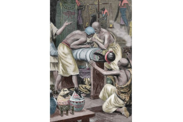 Để có thể sang thế bên kia, thi hài người chết phải còn nguyên vẹn. Do vậy, người Ai Cập cổ đại thực hiện ướp xác để thi hài không bị phân hủy. Có như vậy, linh hồn người chết mới sang được thế giới bên kia.