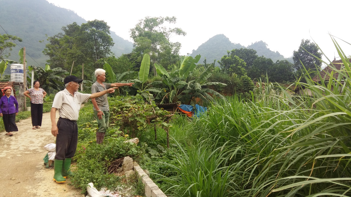 Son La: Can bo xa “an” ca ao ca lan dat cong