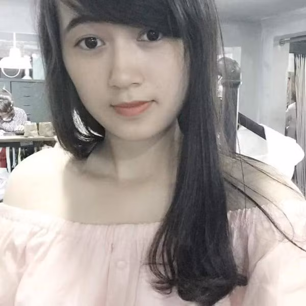 Để hoàn thành tốt nhiệm vụ, Nguyệt Hằng và các đồng nghiệp cũng đã phải tập luyện, tổng duyệt rất vất vả. Trên trang cá nhân hiện tại của Hằng vẫn còn lưu giữ rất nhiều bức ảnh, kỷ niệm trong đêm tổng duyệt diễu binh Hà Nội mưa như trút nước.