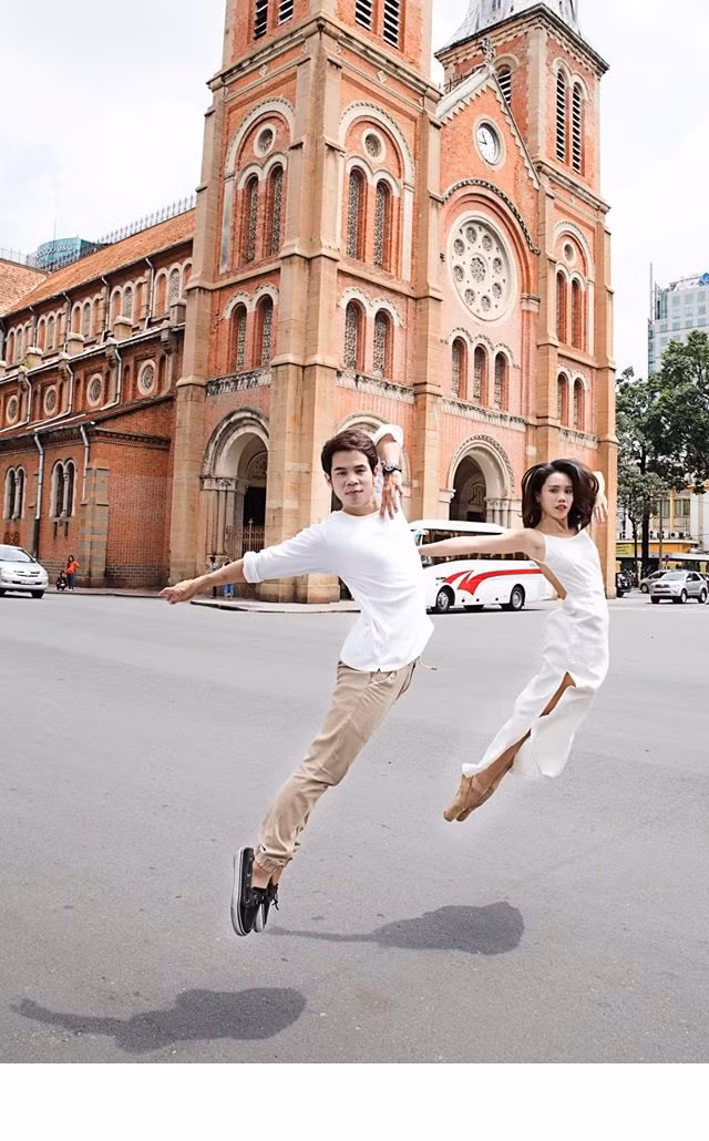 Được biết Đỗ Hải Anh bắt đầu làm quen với múa từ năm 3 tuổi, khi ấy do mẹ quá thích bộ môn nghệ thuật múa nhưng lại không thực hiện được ước mơ nghệ thuật của mình nên bà đã truyền sang cho Hải Anh niềm yêu thích ấy. “Bắt đầu là do ước mơ của mẹ nhưng dần dần chuyển thành niềm yêu thích của Hải Anh và giờ đây thì múa đã là một phần trong cuộc sống của mình rồi”.