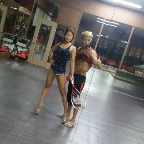 Với thành quả có được từ sự kiên trì, chăm chỉ, cặp đôi mũm mĩm – vịt hóa thiên nga Ji Hoo và Jin Yoo trở thành thần tượng của nhiều bạn trẻ Hàn Quốc. Nhiều thanh niên liên hệ với hai vợ chồng để được chia sẻ những phương pháp luyện, chế độ ăn uống giảm cân nhanh trong thời gian ngắn mà không bị mệt mỏi.