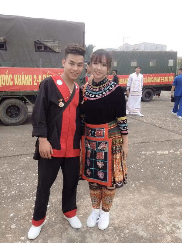 Phương Thảo chia sẻ, do chưa từng ở chung với quá nhiều người như vậy bao giờ nên cô cảm thấy khá bất tiện, khó chịu. Trong môi trường như vậy, bản thân Phương Thảo cũng cảm thấy mình còn khá tiểu thư và cần có nhiều trải nghiệm hơn nữa.