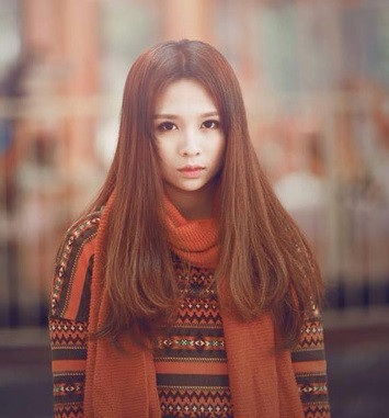 Cô bạn 9X xinh đẹp hiện đang học năm cuối trường Đại học Văn hoá Nghệ thuật Quân đội khoa Sân khấu. Ước mơ của Phương Thảo trong tương lai là trở thành một diễn viên, được đóng góp nhiều cho nền nghệ thuật nước nhà.