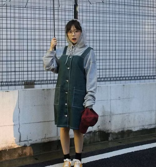 Điều này giúp cô nhanh chóng nổi tiếng trên mạng xã hội.