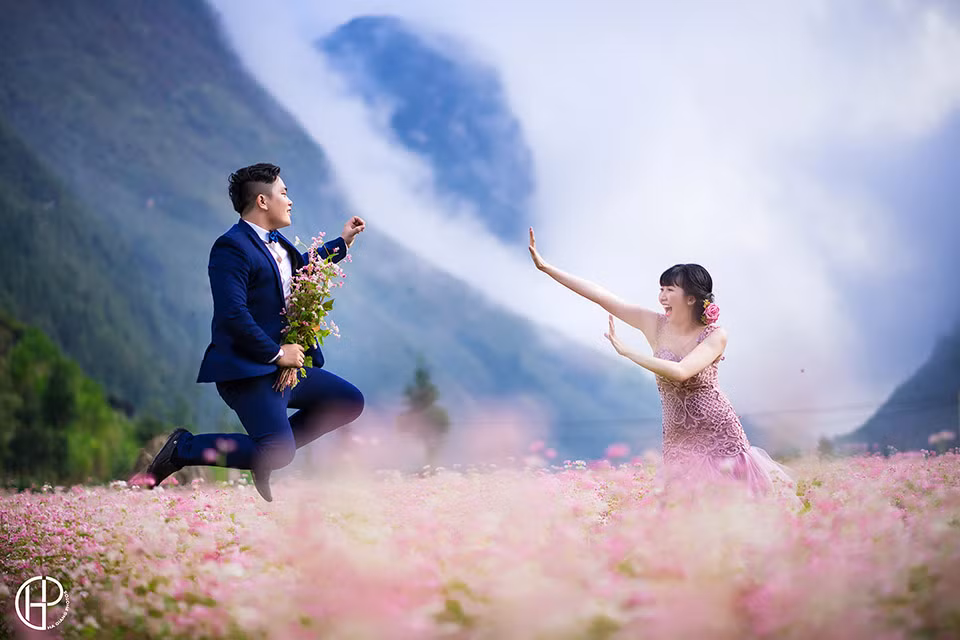 Kỷ niệm về đối phương mà Thanh Thảo nhắc đến là khi yêu cô, người yêu tăng 16 kg. Cô thường bông đùa rằng: 'Thôi anh cứ mập vậy để khỏi ai lại gần, chứ anh ốm như xưa thì gái theo em giữ mệt lắm".