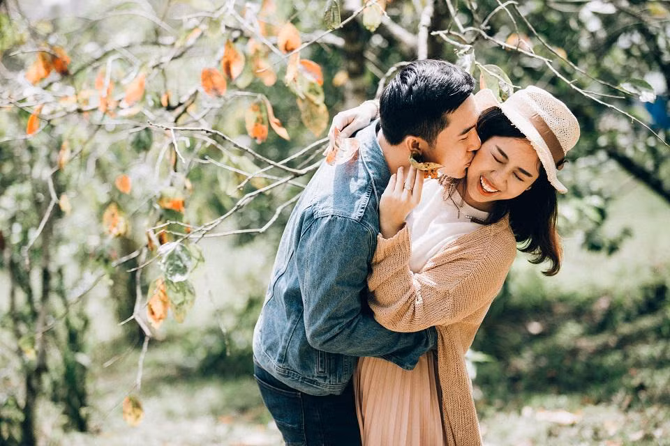 Chia sẻ về những kỷ niệm tình yêu của mình cả hai đều nói về những chuyến đi, những nơi cùng đến và trải nghiệm.