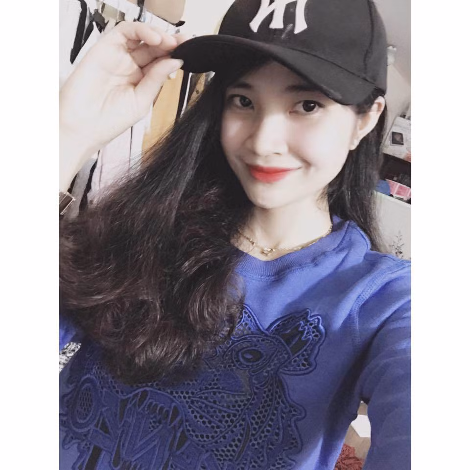 Bà mẹ trẻ hạnh phúc chia sẻ về mái ấm của mình: “Mình quả thật có phúc khi được chồng và gia đình chồng yêu thương, ủng hộ hết mình. Hiện nay quan điểm “mẹ chồng con dâu” đang gây tranh cãi nhiều và mình hạnh phúc vì không phải phiền lòng vì vấn đề này.