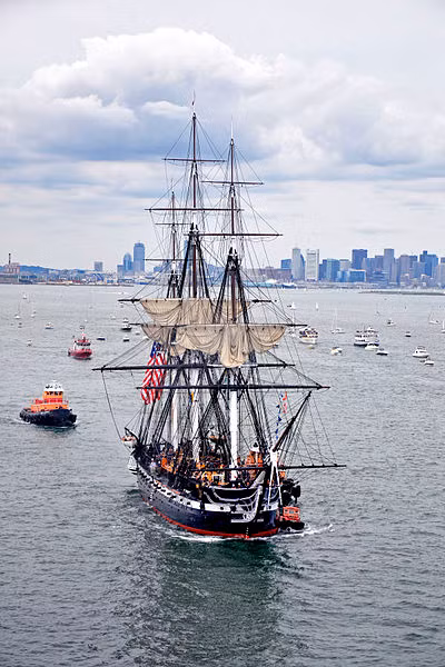 Con tàu có thể di chuyển với tốc độ tối đa 13 hải lý/h, tất nhiên là phải phụ thuộc vào sức gió.