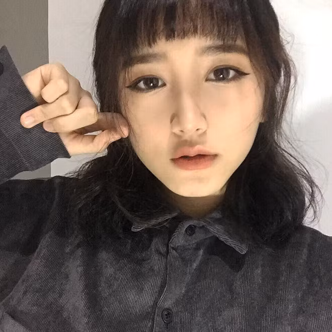 Nữ sinh bật mí, đôi khi, cô làm mẫu ảnh cho một số cửa hàng.