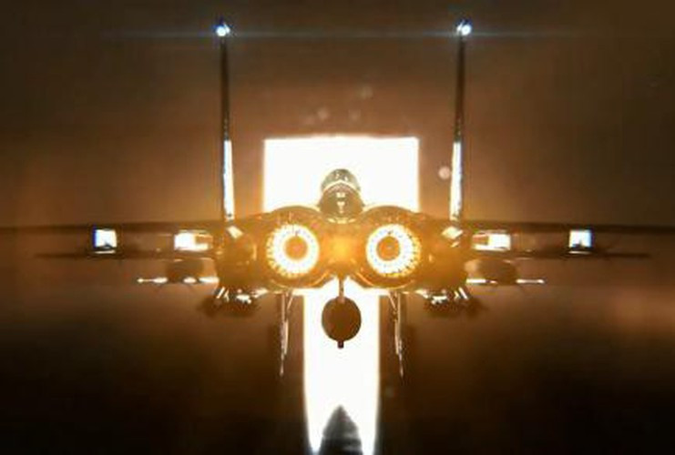 Giới chức quân sự Hoa Kỳ tự tin cho biết, tiêm kích F-15EX Strike Eagle on Steroids là chiến đấu cơ thế hệ 4,5 tốt nhất thế giới, nó vượt trội khi đặt cạnh chiếc Su-35S của Nga.