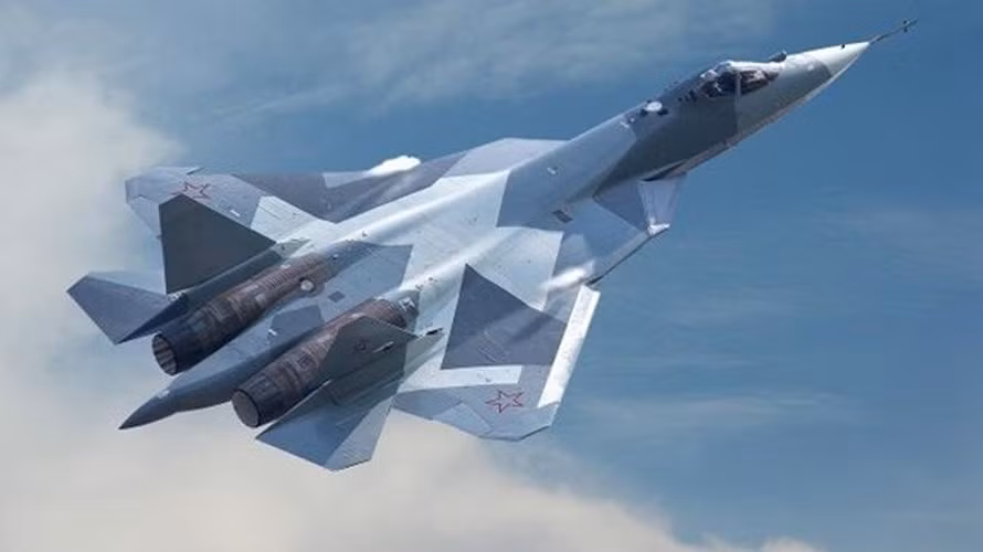 Cần lưu ý rằng theo dự kiến thì chiếc máy bay chiến đấu tàng hình thế hệ thứ năm Su-57 Felon đầu tiên đã phải được bàn giao cho không quân Nga vào tháng 12 năm ngoái.