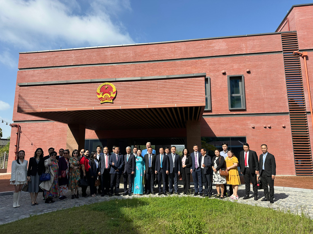 Lãnh đạo TP HCM gặp gỡ cộng đồng người Việt Nam tại Hàn Quốc Lanh dao TP HCM gap go cong dong nguoi Viet Nam tai Han Quoc