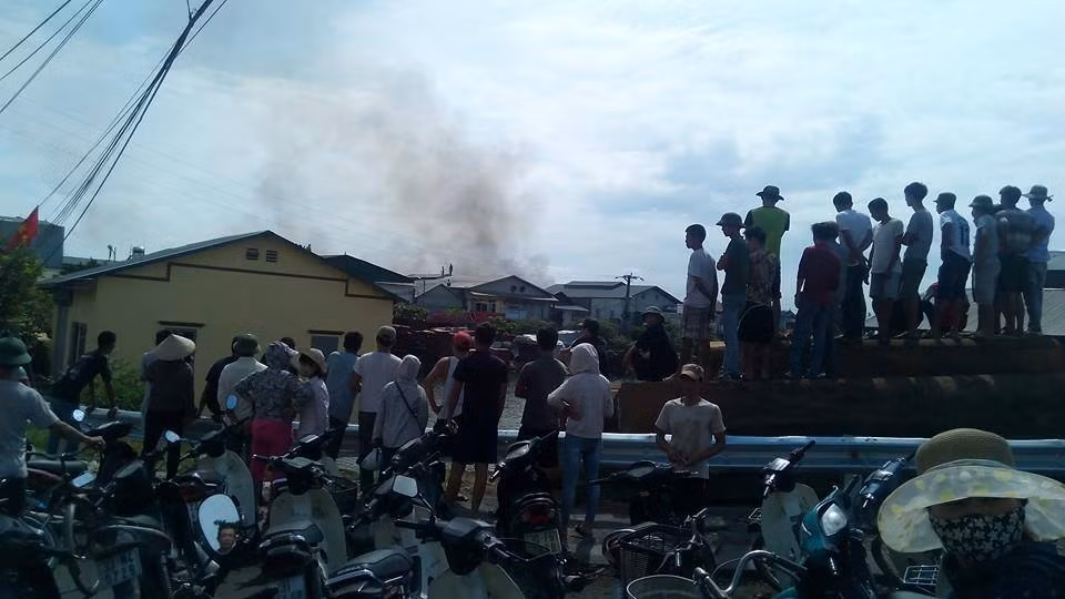 Chay lon tai Cum cong nghiep lang nghe Lien Ha