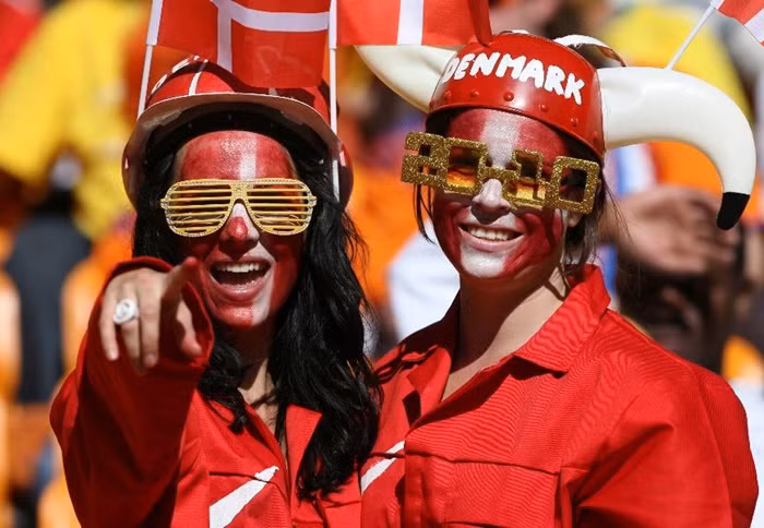 9. Đan Mạch: Xếp thứ 9 trong danh sách các quốc gia đang 'sở hữu' nợ 'khủng' nhất thế giới là Đan Mạch, với năm 2014, nợ quốc gia đã lên tới 302% GDP. Nợ của nước này đã tăng tới 37 điểm cơ bản trong giai đoạn từ 2007-2014.