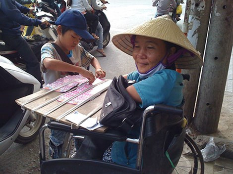 Nhung chieu gia dang benh hoan de xin tien o Bien Hoa-Hinh-5