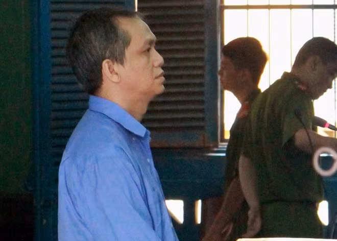 Phat tu to truong thu tien nuoc tham o 2,5 ty dong