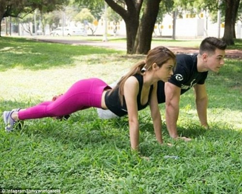 Nguoi dep du bao thoi tiet co than hinh trieu nguoi me-Hinh-5