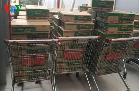 Do hang hoa khien be gai bi thuong nang tai Sieu thi Big C