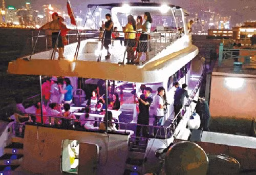 Các nữ du khách được ở trên du thuyền 5 sao, được tận hưởng các dịch vụ chăm sóc "tận răng".