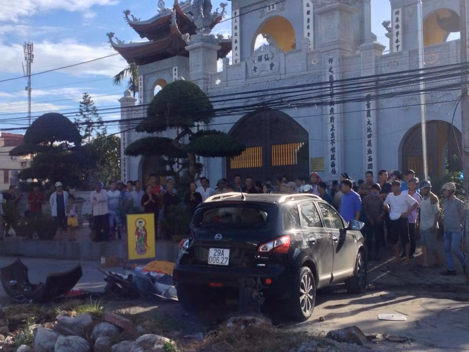 Tau hoa va o to o Ha Noi: 6 nguoi thuong vong-Hinh-2