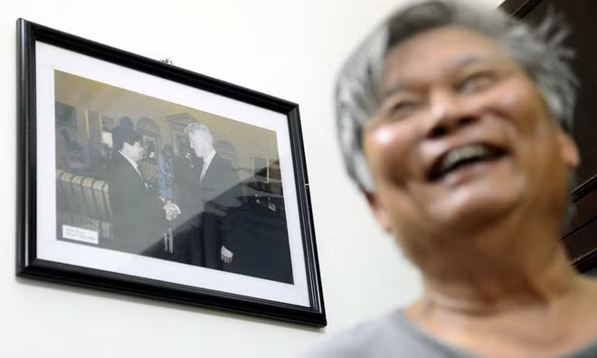 Có những kỷ vật trong suốt những năm tháng đàm phán và ký kết Hiệp định Thương mại Việt Mỹ mà đến giờ ông vẫn gìn giữ và trân trọng. Tháng 11/2000, Tổng thống Bill Clinton sang thăm Việt Nam. Người trong đoàn mang sang tặng ông Lương tấm ảnh Tổng thống tiếp Trưởng đoàn đàm phán BTA của Việt Nam tại Nhà Trắng.