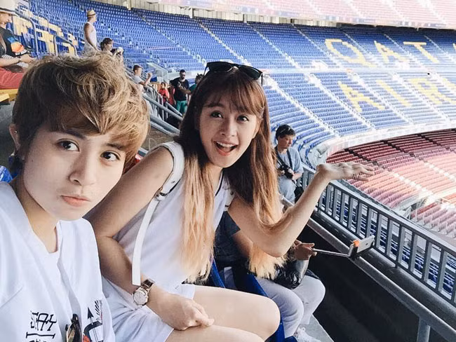 Chi Pu và Gil Lê cùng nhau khám phá châu Âu.