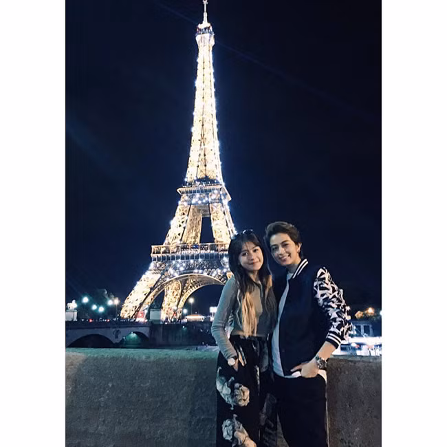 Hình ảnh hết sức lãng mạn của Chi Pu và Gil Lê.