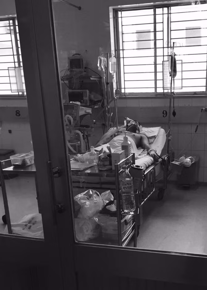 MC Quang Minh hon me sau nghi do uóng thuóc tang co-Hinh-2