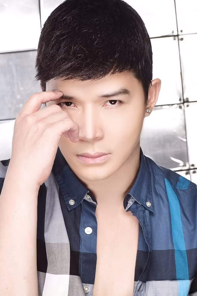 Trong đêm tiệc sinh nhật Nathan Lee, nam ca sĩ này sẽ thể hiện hơn 20 ca khúc như: "Lại gần hôn anh", "Tuyết rơi", "Lạc mất mùa xuân", "Perhaps", "Sway"... Những bài hát sôi động do chính anh sáng tác cũng được mang lên sân khấu lần này gồm: "Xinh", "Say", "MDD". Tuy nhiên, những ca khúc song ca vẫn được chủ nhân đêm nhạc giấu kín.