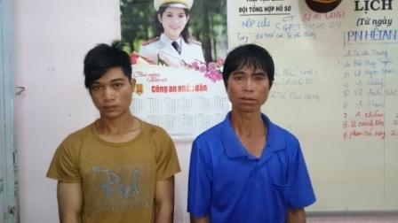 Bo cung con trai giet chet con re, chon xac phi tang