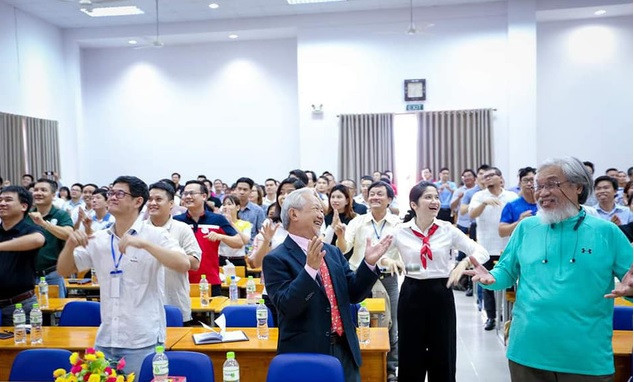 Chu tich Tri Tri Group Ly Truong Chien: Cong nghe khong the thay the duoc con nguoi!-Hinh-4