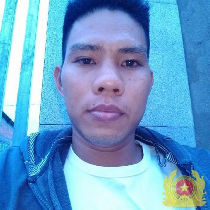  Sát hại 2 dì cháu, nghi phạm tự tử bất thành: Ngày 9/1, Công an tỉnh Tiền Giang cho biết đang điều tra vụ án giết người xảy ra tại ấp Tân Thuận, xã Tân Hương, huyện Châu Thành. Sau khi sát hại một phụ nữ và một cháu bé 11 tuổi, Phạm Tuấn Ngôn (35 tuổi, ở huyện Châu Thành) đã uống thuốc tự tử song cảnh sát đã phát hiện, đưa đi cấp cứu.