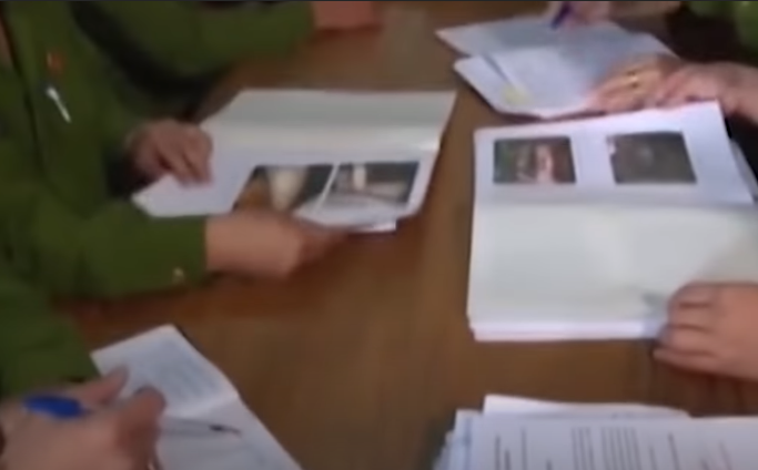 Từ hành vi đổ tội cho người có tên Đỗ Hoàng Bình, cơ quan điều tra bắt đầu đặt nghi vấn. Qua tìm hiểu về người có tên này thì xác định anh Đỗ Hoàng Bình và vợ là chị Phạm Thị Mỹ Hạnh (cùng SN 1984, trú tại thị trấn Lộc Thắng, huyện Bảo Lâm) đã mất tích từ hơn 3 năm trước đó với tin đồn trốn nợ. Trong cuốn sổ hộ khẩu được tìm thấy tại căn nhà Kiều Quốc Huy ở, lực lượng chức năng thấy mang tên anh Đỗ Hoàng Bình cùng giấy tờ sang nhượng đất đai. 