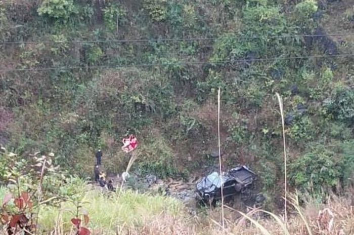  Lao xuống vực sâu, tài xế xe bán tải tử vong tại chỗ: Đêm 3/1, tại xã Thượng Phùng, huyện Mèo Vạc (Hà Giang) anh Hoàng A Páo (SN 1981, trú tại xã Tả Lủng) đi từ nhà người quen về bằng xe bán tải thì bất ngờ lao xuống vực sâu khoảng 50 mét dẫn đến tử vong.