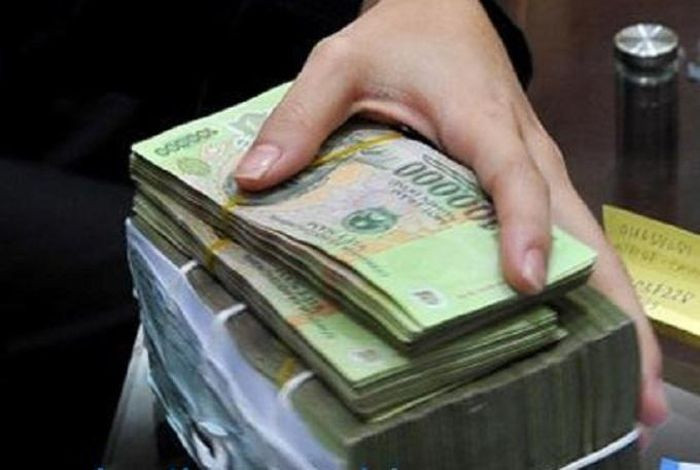  Lừa đảo bán đất nền, chiếm đoạt 110 tỷ đồng: Dù chưa nhận được sự chấp thuận của cơ quan có thẩm quyền về việc phân lô, bán nền nhưng Trần Thị Hồng Gấm (SN 1982 - Tổng Giám đốc Công ty CP Đầu tư bất động sản Bảo Long) và Trần Thế Bảo (SN 1979, chồng cũ) không hoàn trả tiền cho các nhà đầu tư, chiếm đoạt hơn 110 tỷ đồng. Ngày 4/1, Công an TP HCM cho biết đã bắt giữ 2 đối tượng này để điều tra. 