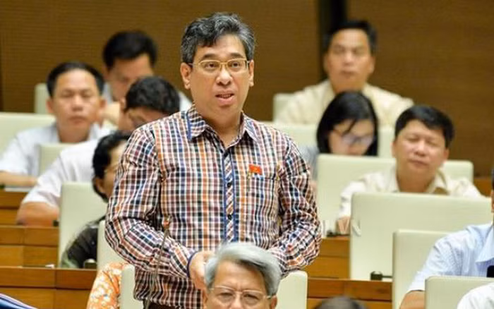 Sau đó, ông là Ủy viên Ban Thường vụ Trung ương Đoàn khóa VIII, Trưởng Ban mặt trận thanh niên Trung ương Đoàn. Đến tháng 12/2007, ông là Ủy viên Ban Thường vụ Trung ương Đoàn khóa IX, Trưởng Ban mặt trận thanh niên Trung ương Đoàn, Ủy viên Thường trực Đoàn Chủ tịch Hội Liên hiệp Thanh niên Việt Nam khóa V (2005-2010). 