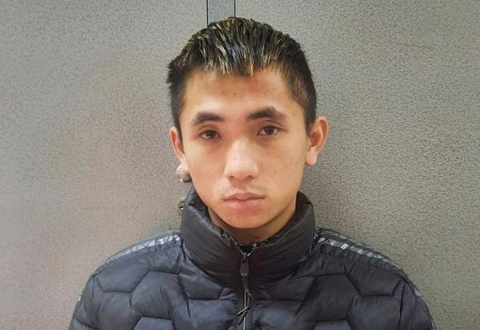 Tin nóng 6/1: Vào phòng trọ dùng dao khống chế cưỡng bức gái trẻ - Hình 2 Tin nong 6/1: Vao phong tro dung dao khong che cuong buc gai tre-Hinh-2