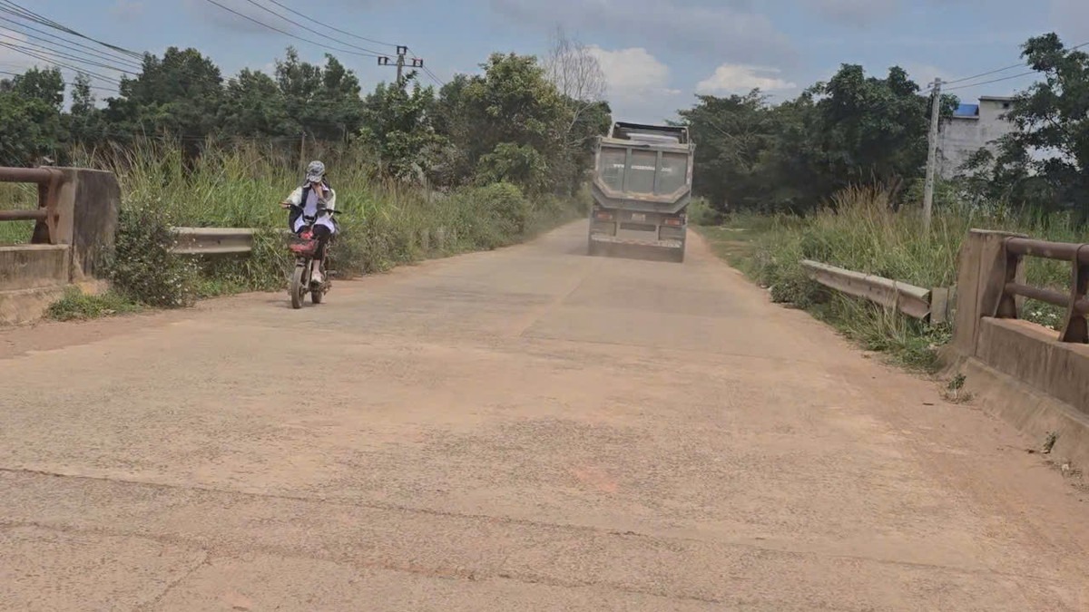 Dak Lak: Xe cho khoang san co dau hieu qua tai, gay o nhiem-Hinh-8