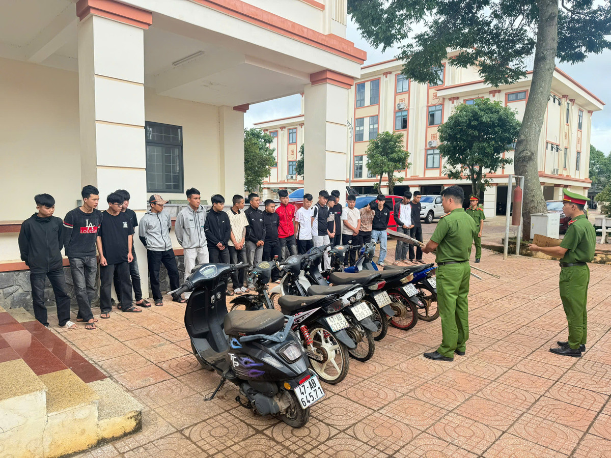 Bình Phước: Điều tra vụ nhóm học sinh đánh nhau vì mâu thuẫn trên Facebook Binh Phuoc: Dieu tra vu nhom hoc sinh danh nhau vi mau thuan tren Facebook